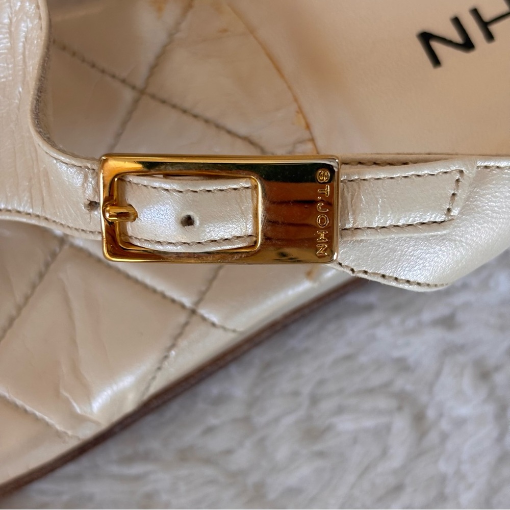 St. John Sport Women's Pearlized Cream Leather Thong Sandals - size 9 1/2 EUC - Picture 3 of 8